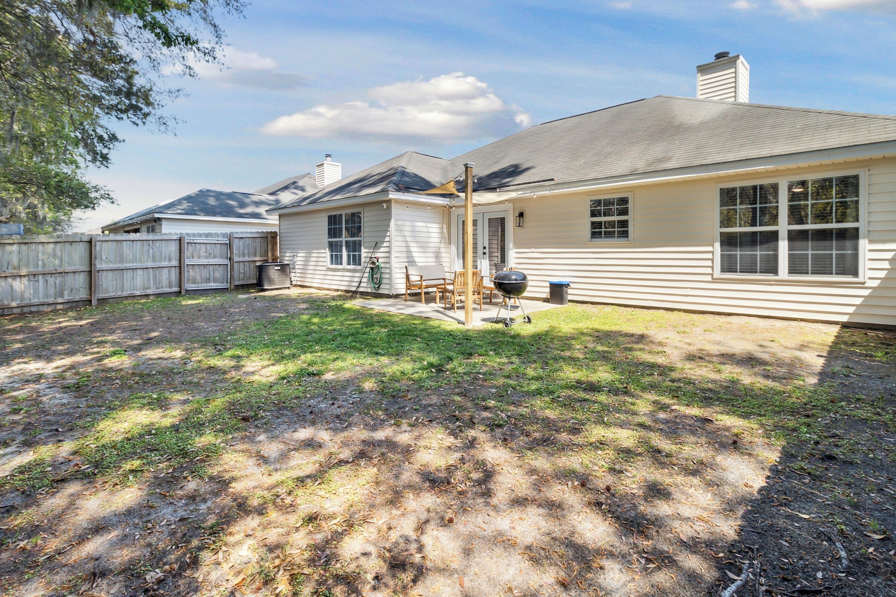 Boho Chic Retreat Savannah/Dog Friendly/3 BD/2 BATH