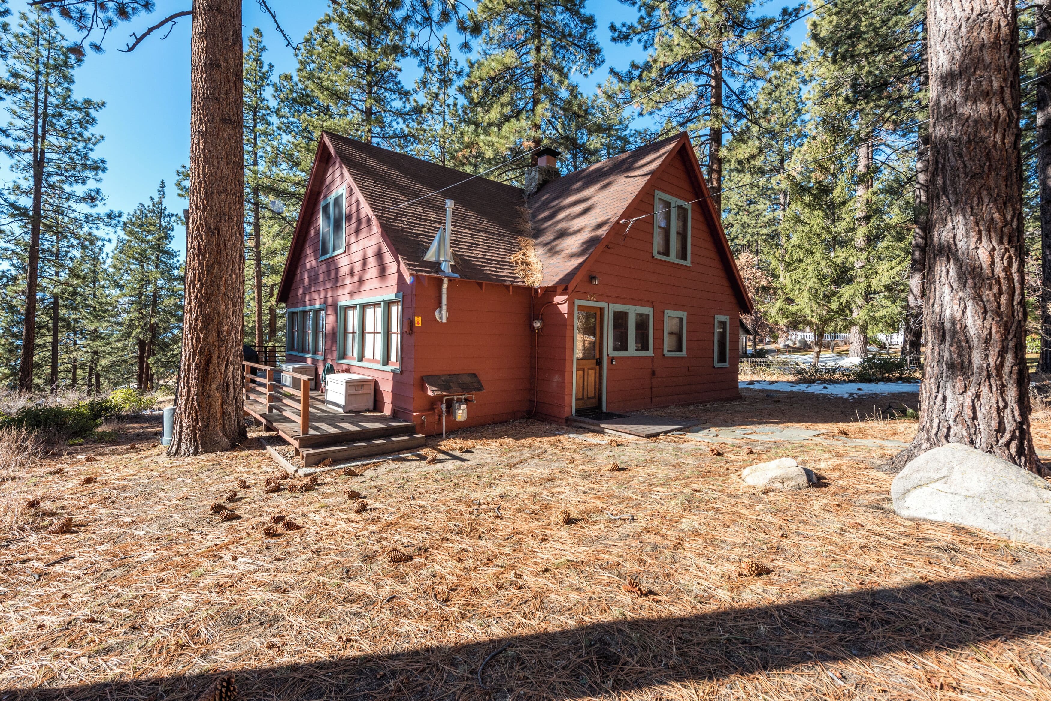 Charming Lake Tahoe Cabin walking distance to beach! (EP432)