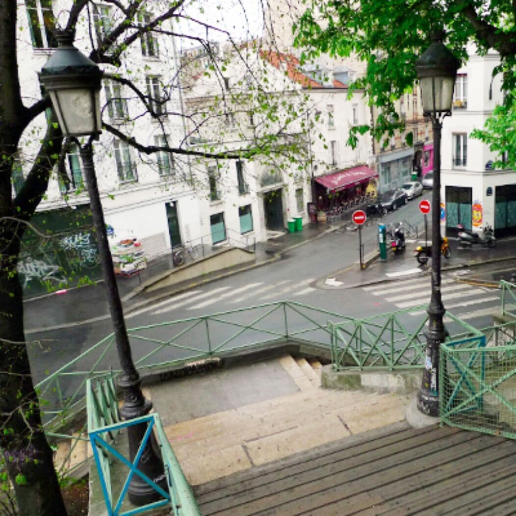 Huge loft, full of light, in the lively Canal Saint-Martin, near Marais area