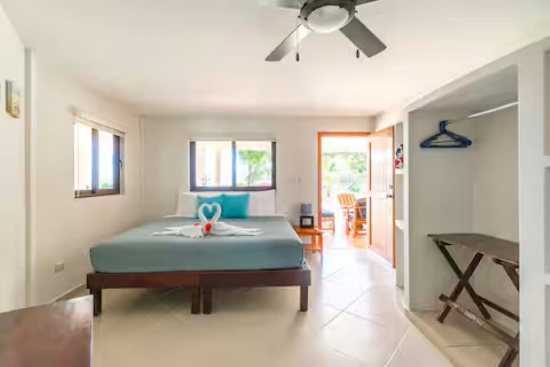 Beachfront Villa & pool a Tropical Paradise to relax & enjoy