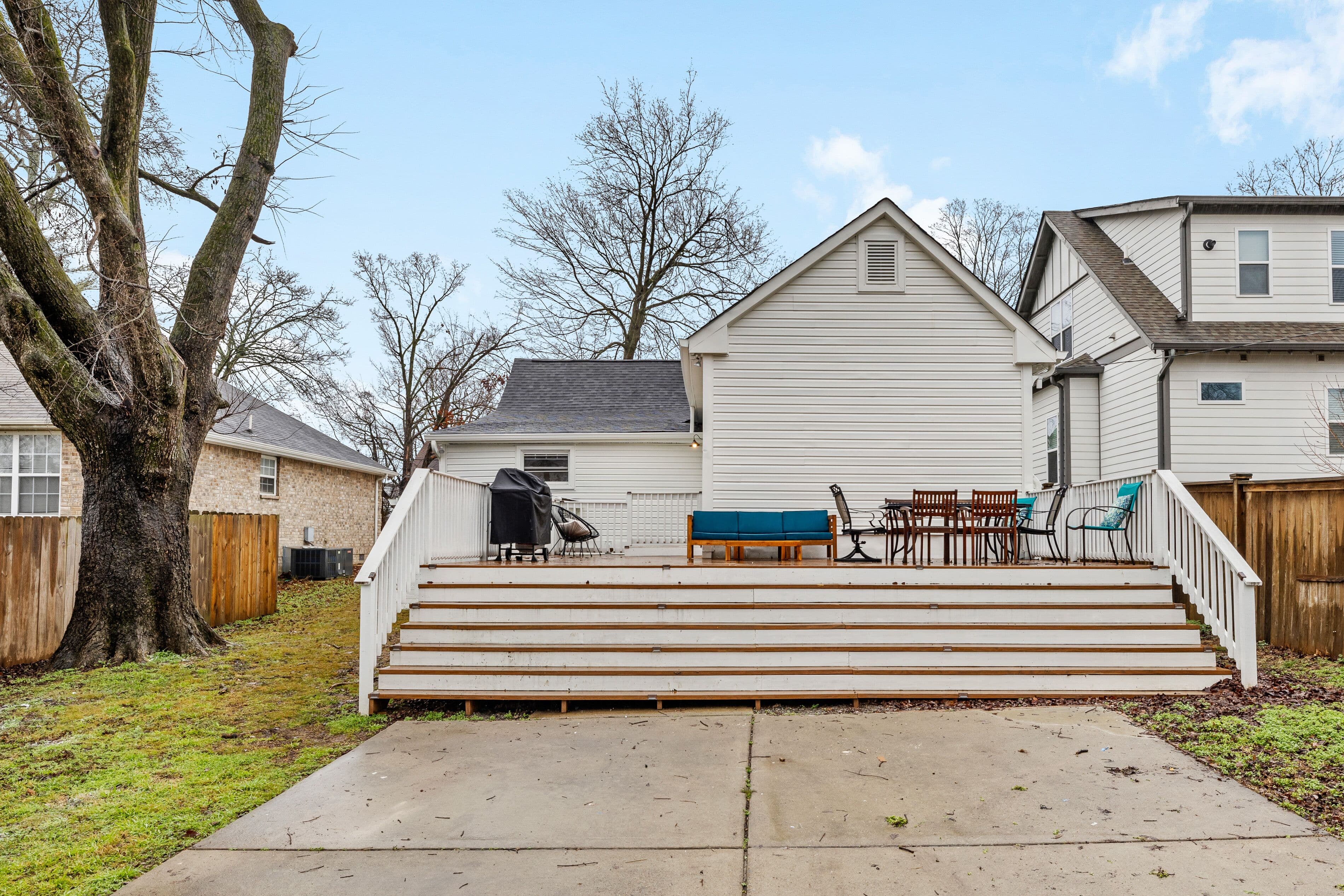 TIMELESS CHARM: TOP-RATED HOME, 6 MINUTES TO DOWNTOWN & BROADWAY