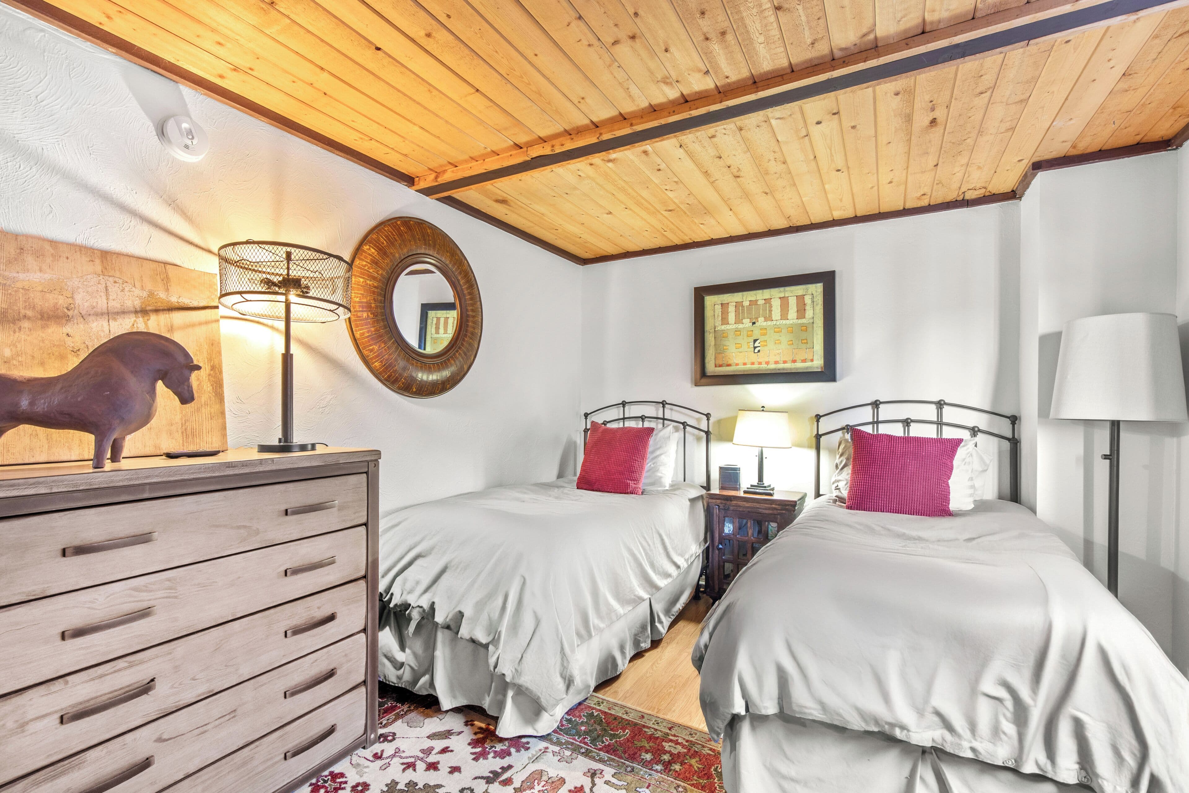 4 Minutes to Everything! Renovated w/ 2 Kitchens Hot Tub Fireplace and more!