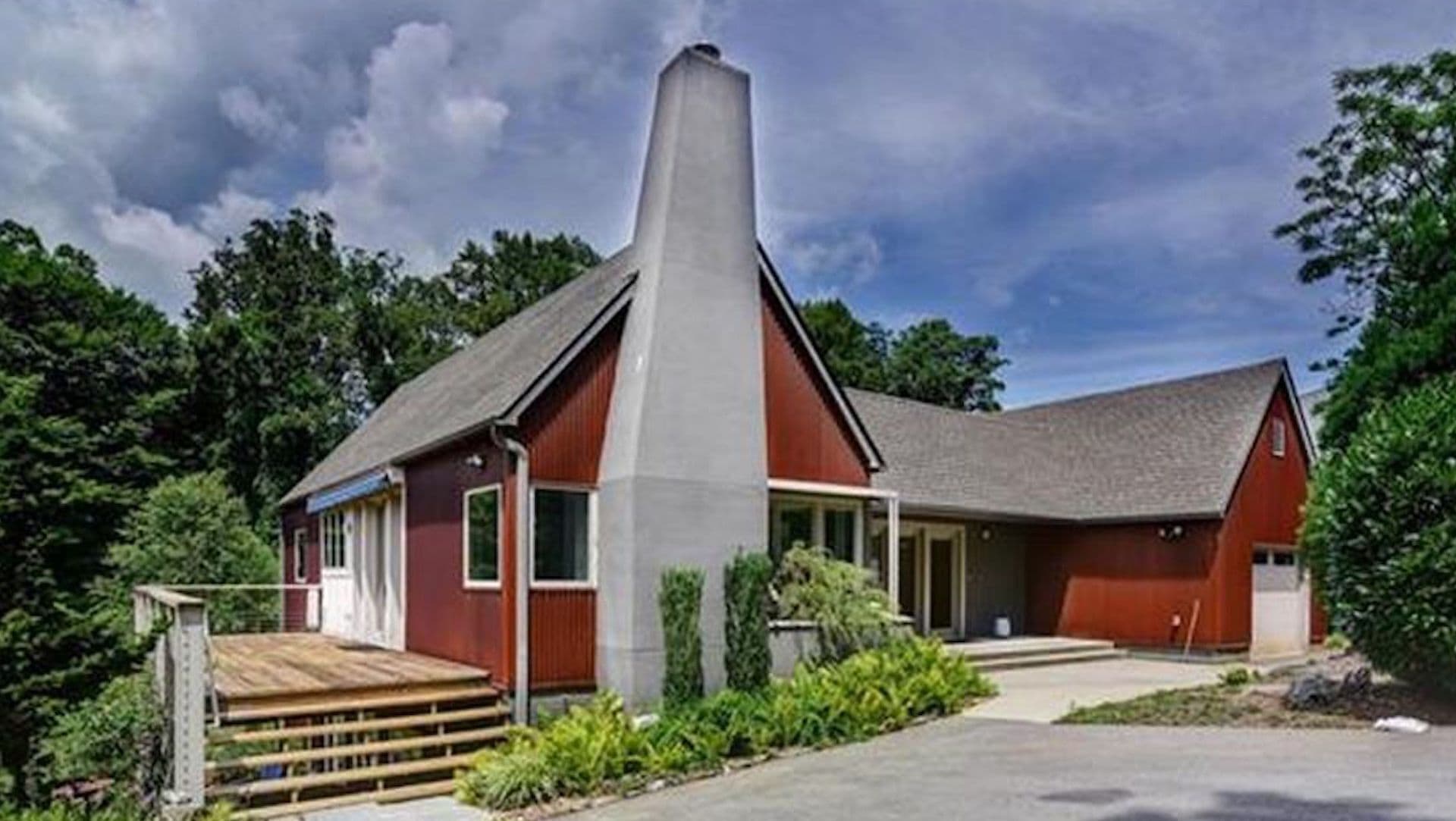 Art-filled home, 2 mi to town, Pets ok. Hot tub! Winter special!