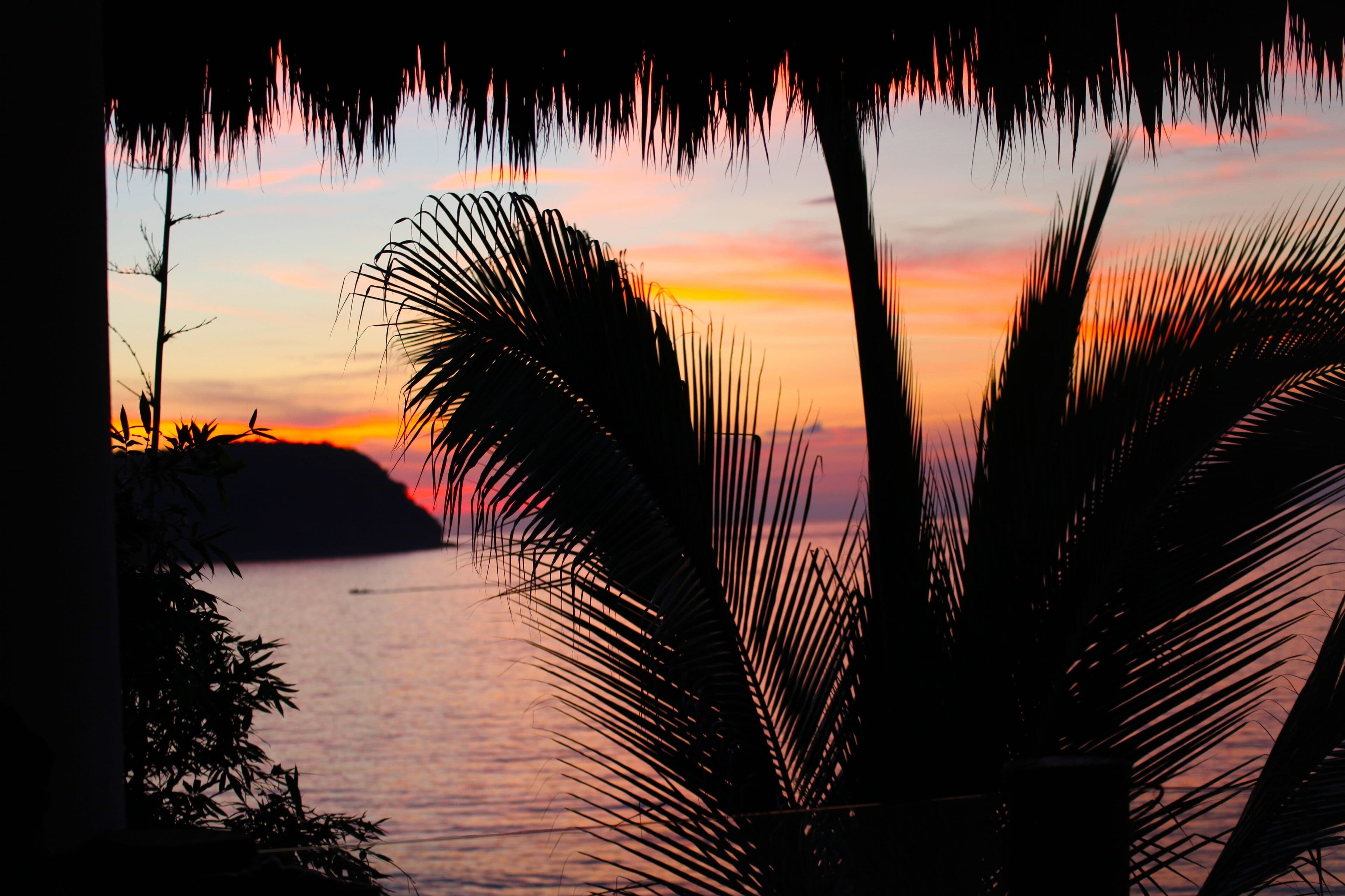 CASA SUSPIRO: Luxury, BeachFRONT Villa on White-Sand Beach with Staff