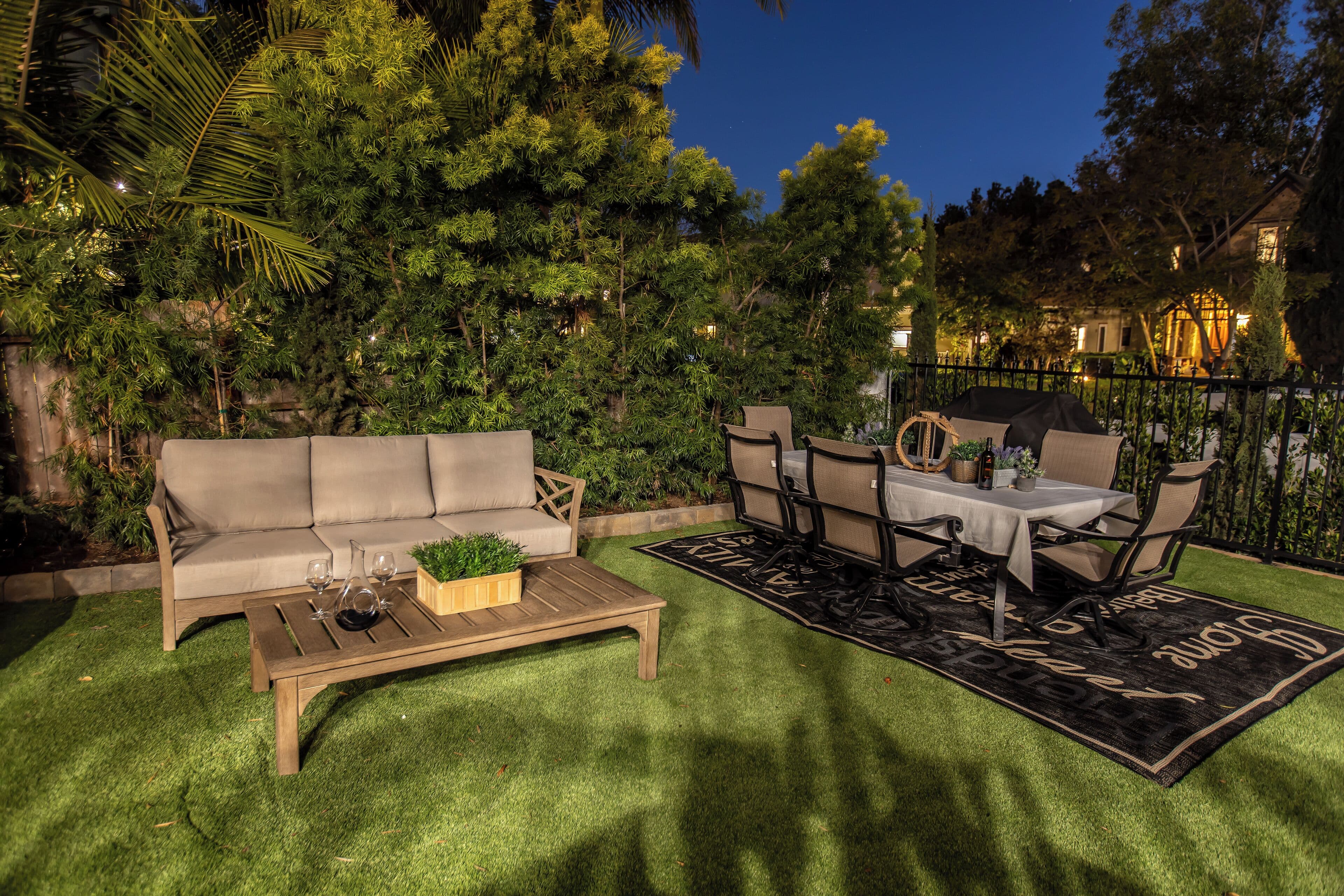 NEW STUNNING MANSION!! Amazing Location, Yard and Amenities AC Parking Tub Games
