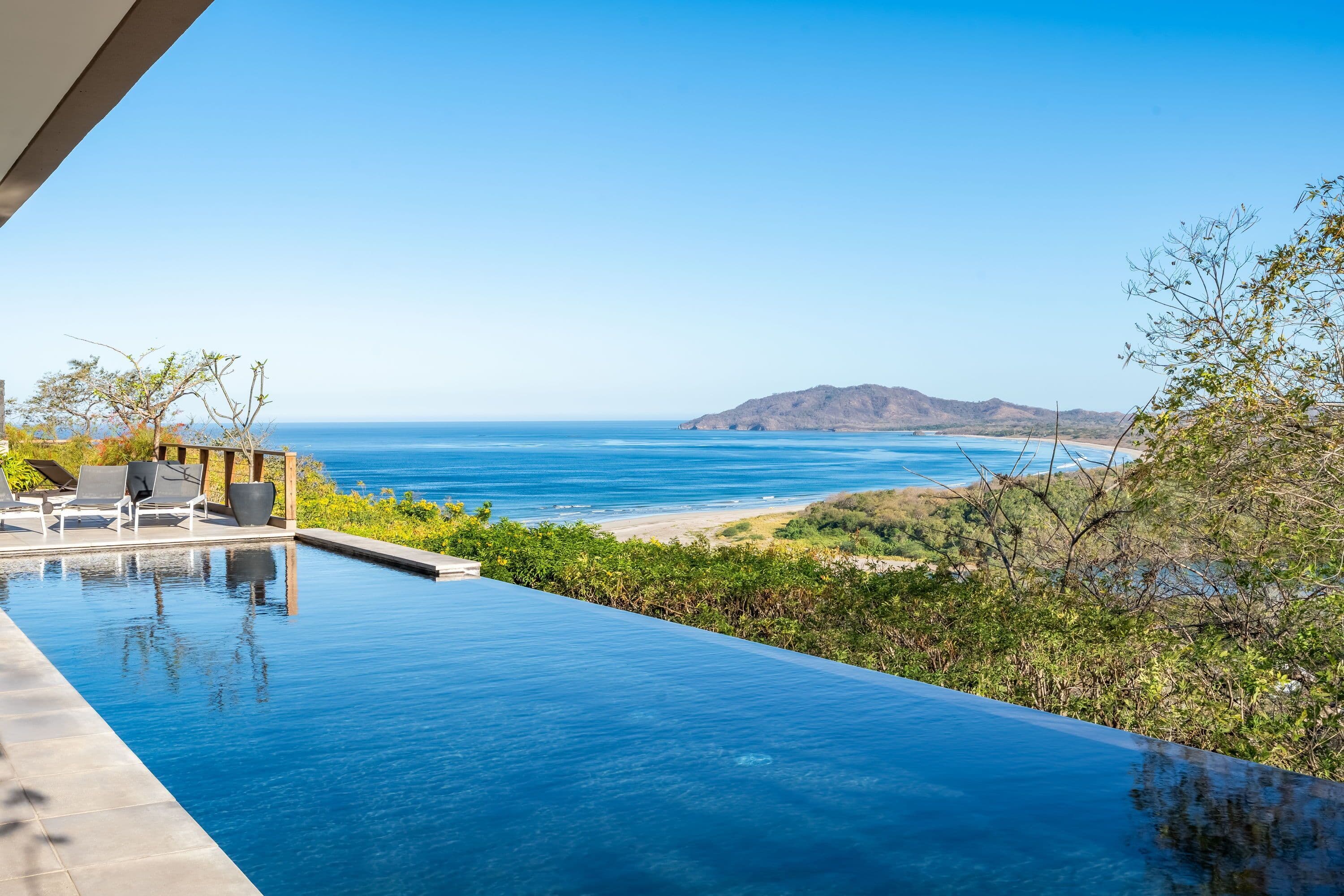 6BR Villa with Breathtaking Views, Gated, Walk to Beach in Tamarindo