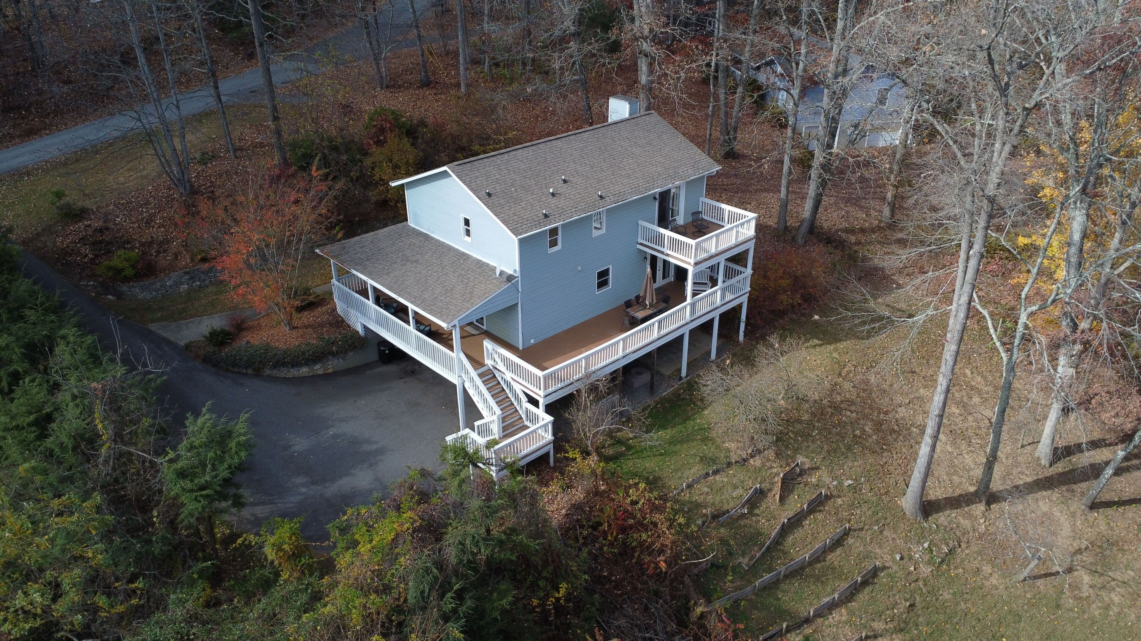 Royal Cottage - Long-Range MTN Views, Deck & Close to Downtown AVL, Dog Friendly