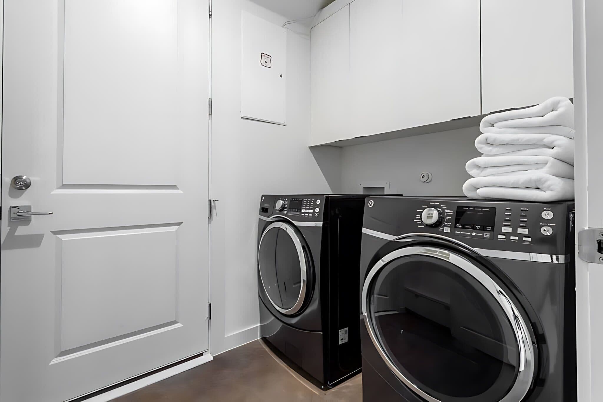 King Kasa 6BR Retreat—6 walk min to Rainey St