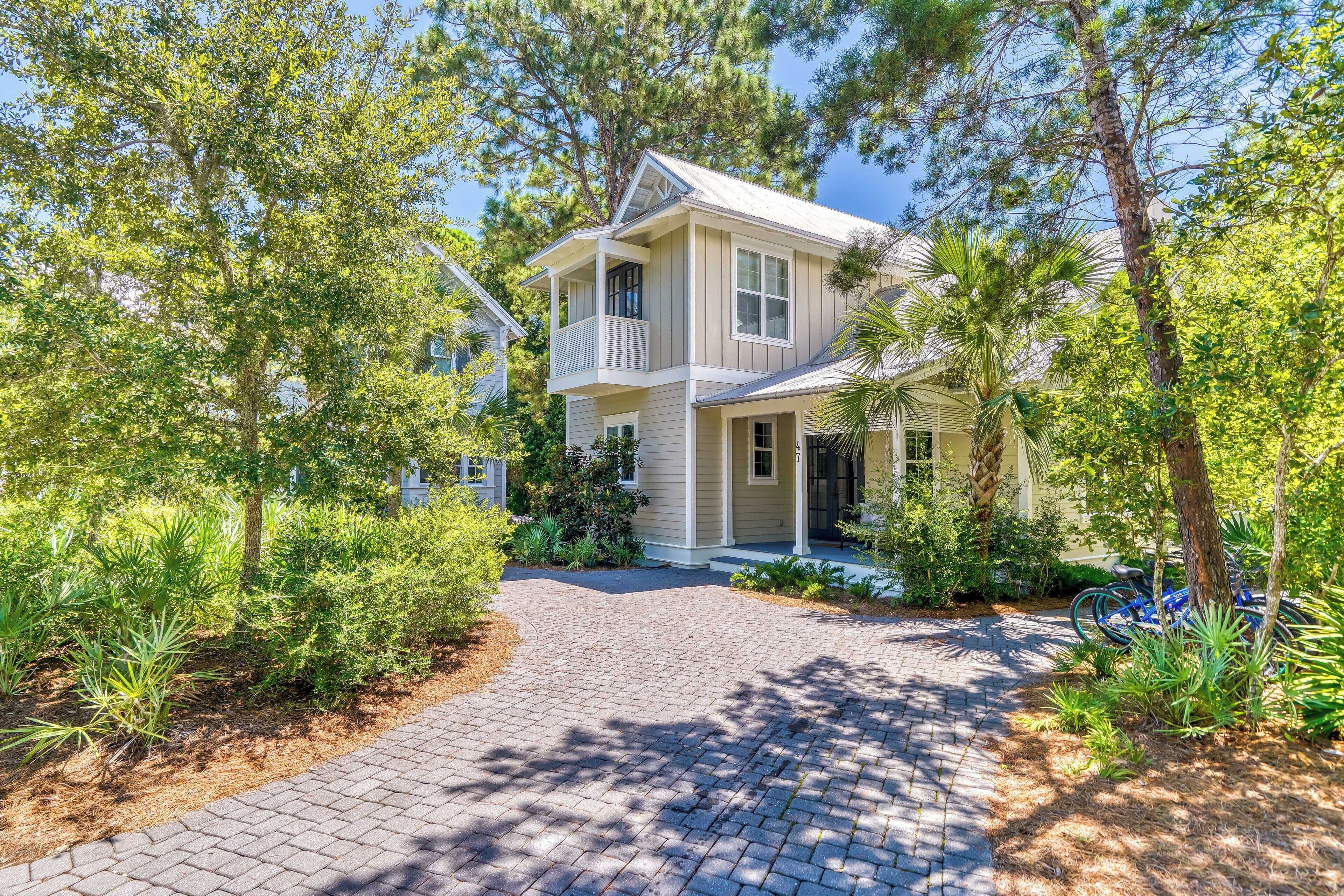 Luxury 2-Story Home \| 2-min to pool \| 8-min to the beach \| 1-mile from Seaside