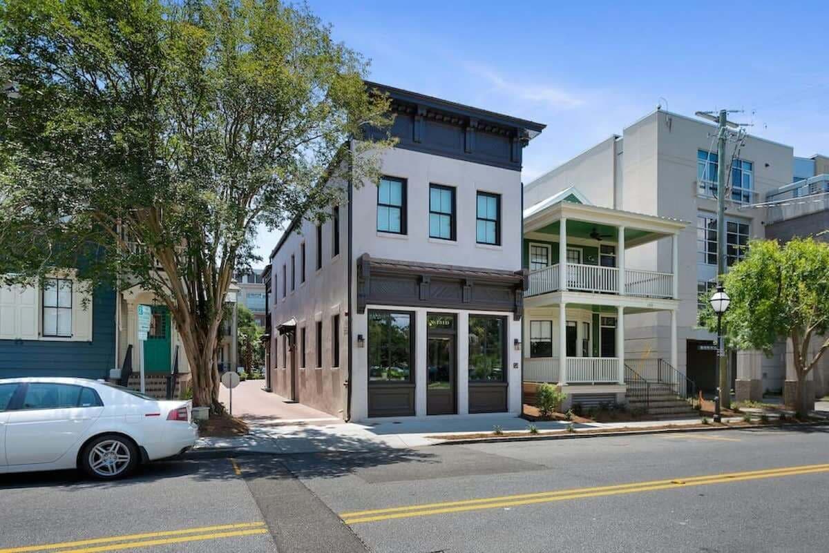 Secluded Luxury 3BR Home - Blocks to King St!