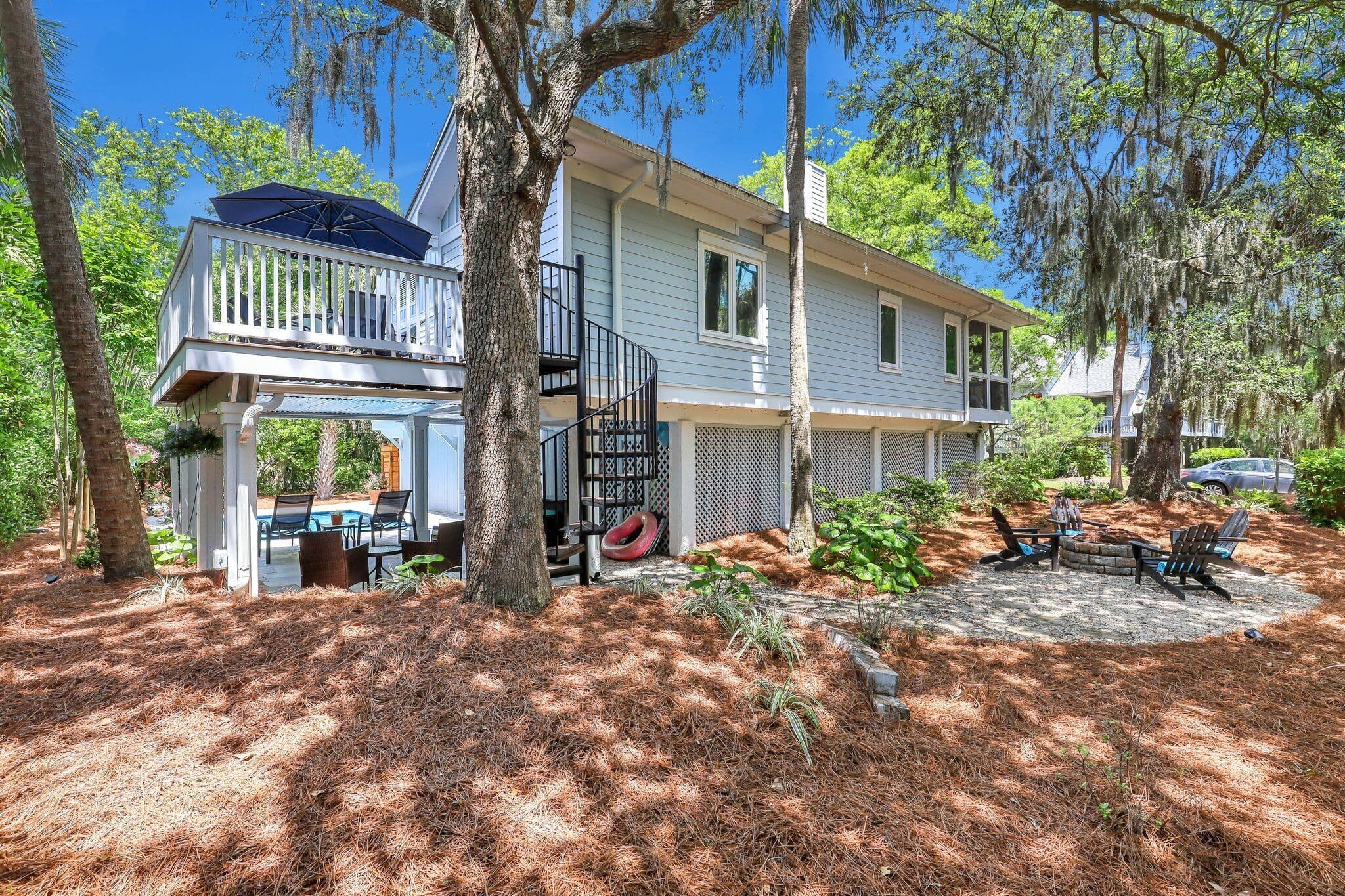 Beautiful 4 bedroom, 3 bathroom home located Oceanside in desirable North Forest Beach!