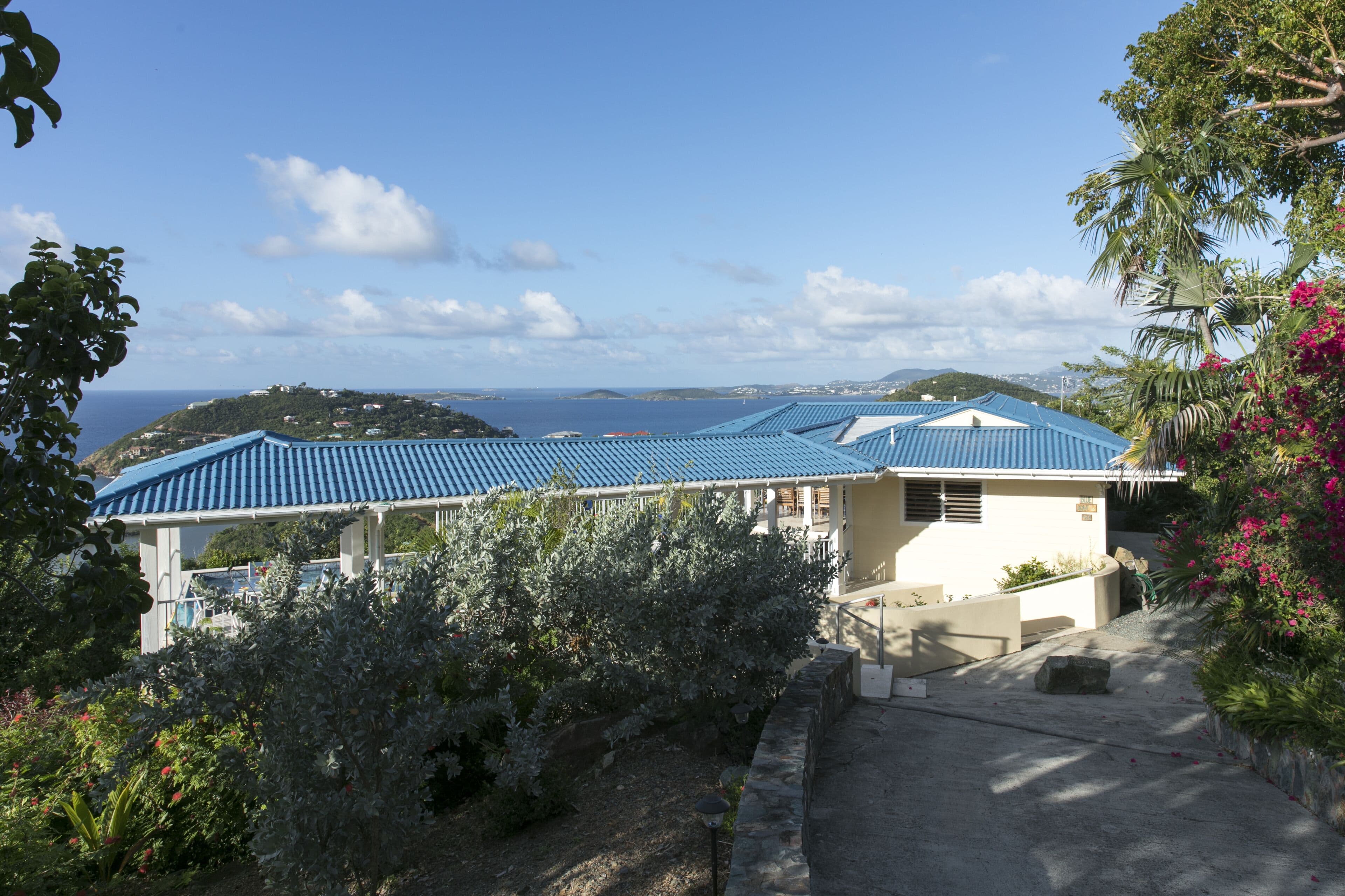 Blue Agave Villa- Dazzling Sunsets, Amazing Views, Pool, Generator A/C in Br's