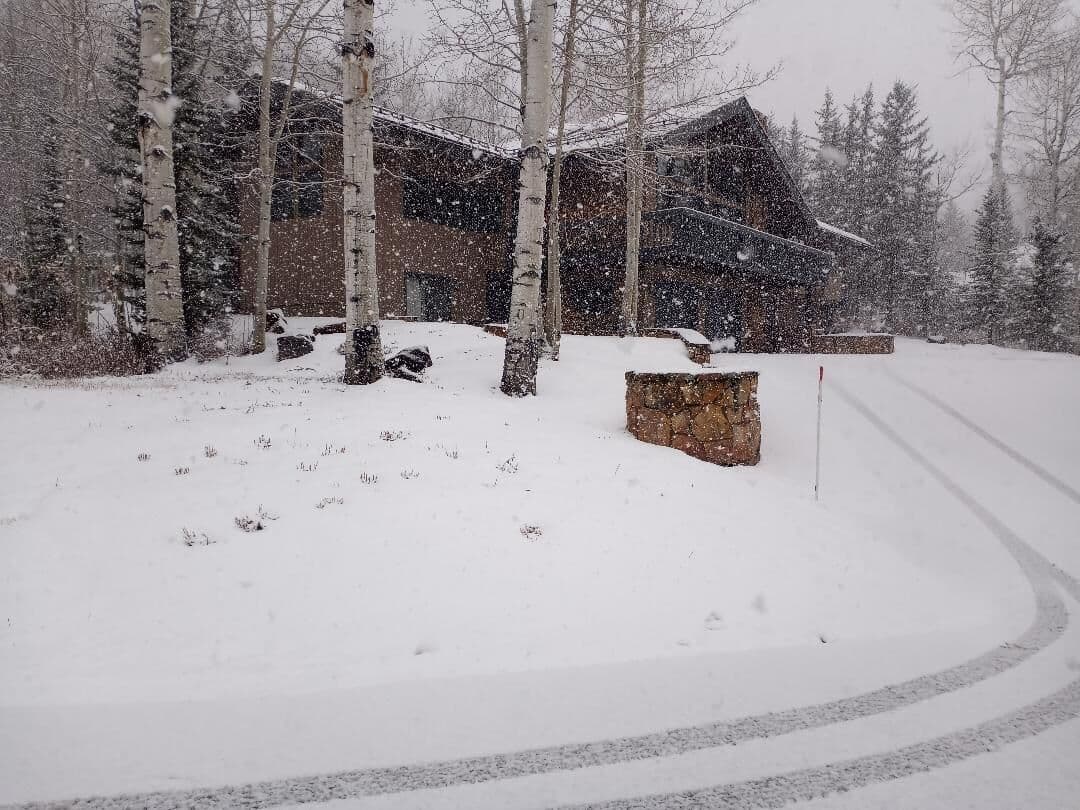 REMINGTON RETREAT - ENTICING with Remarkable Ski Access Convenience!