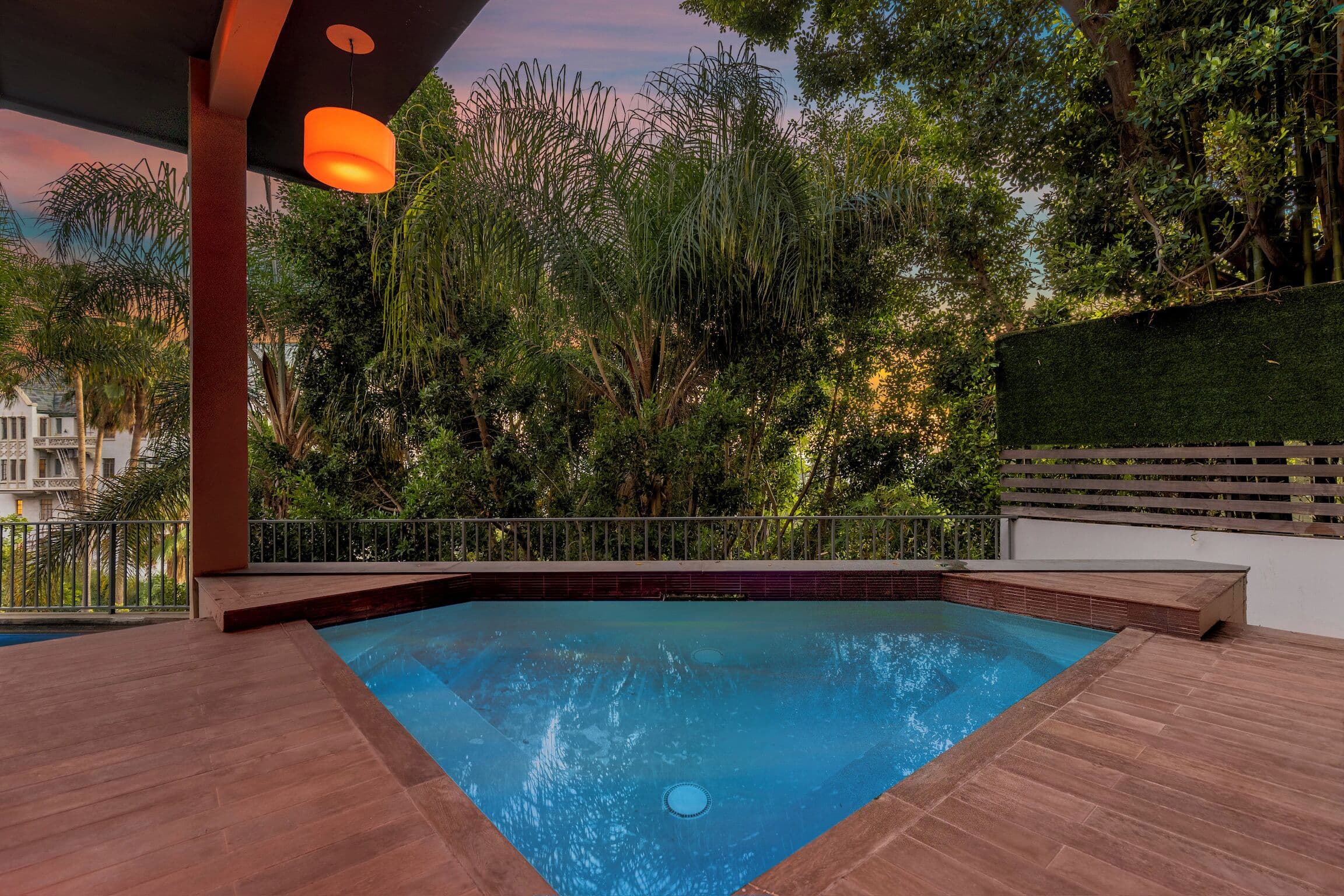 "Escape to the Hollywood Hills: Luxurious Retreat with Stunning Panoramic Views”