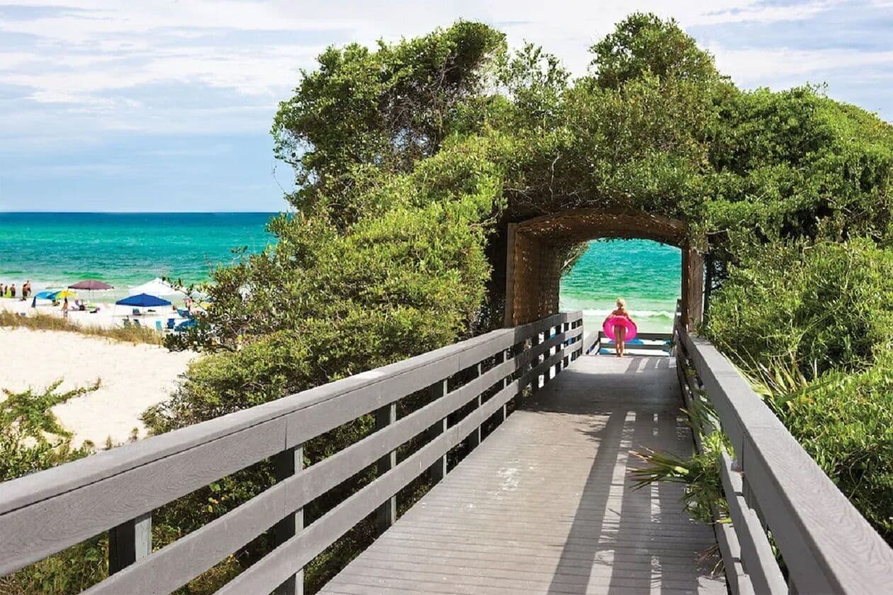 Great Rates! Beautiful Beach Cottage Located in The Hammocks