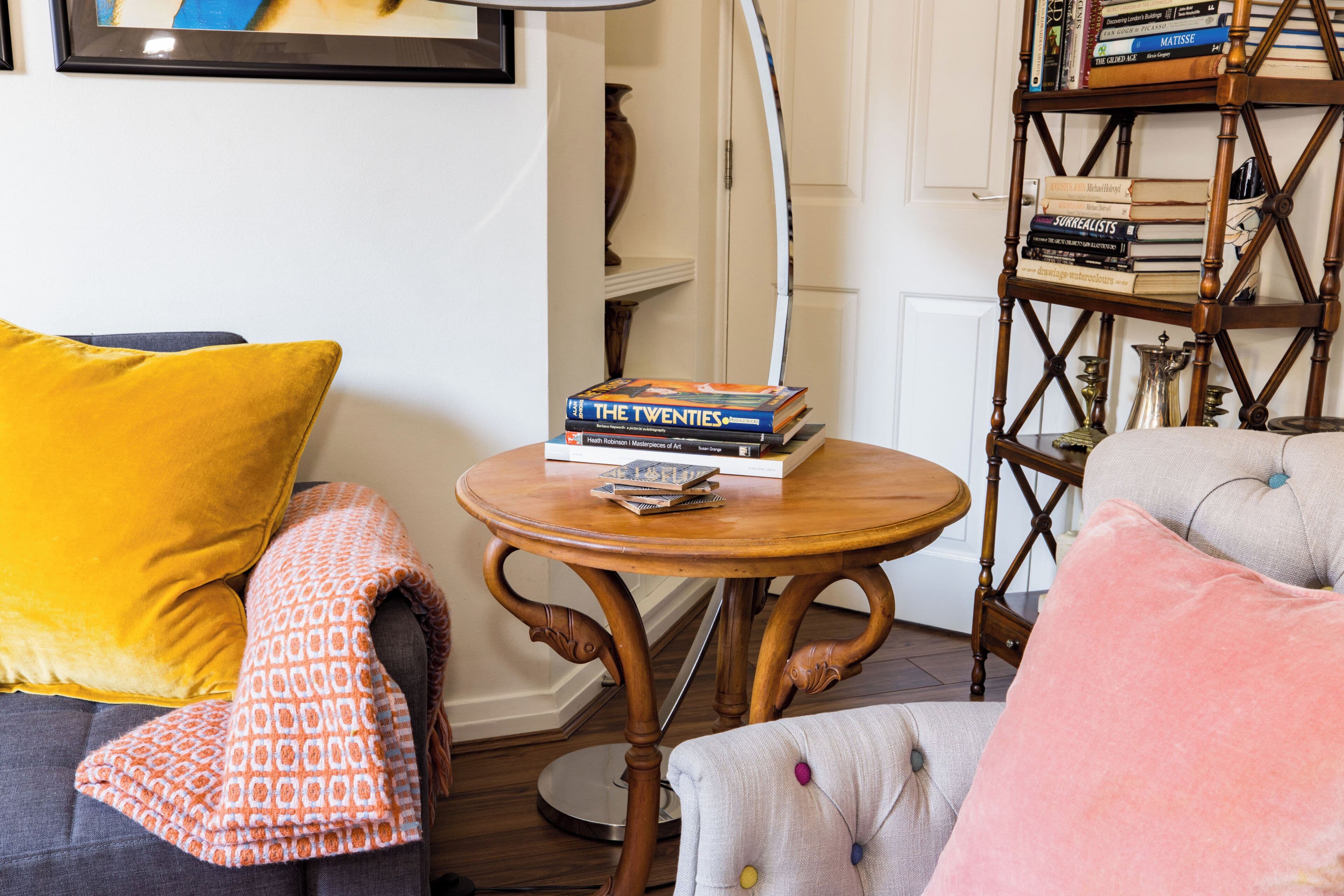 Mayfair Centre 3-Bed 6-Guest Art Nouveau Flat in 1729 Private House