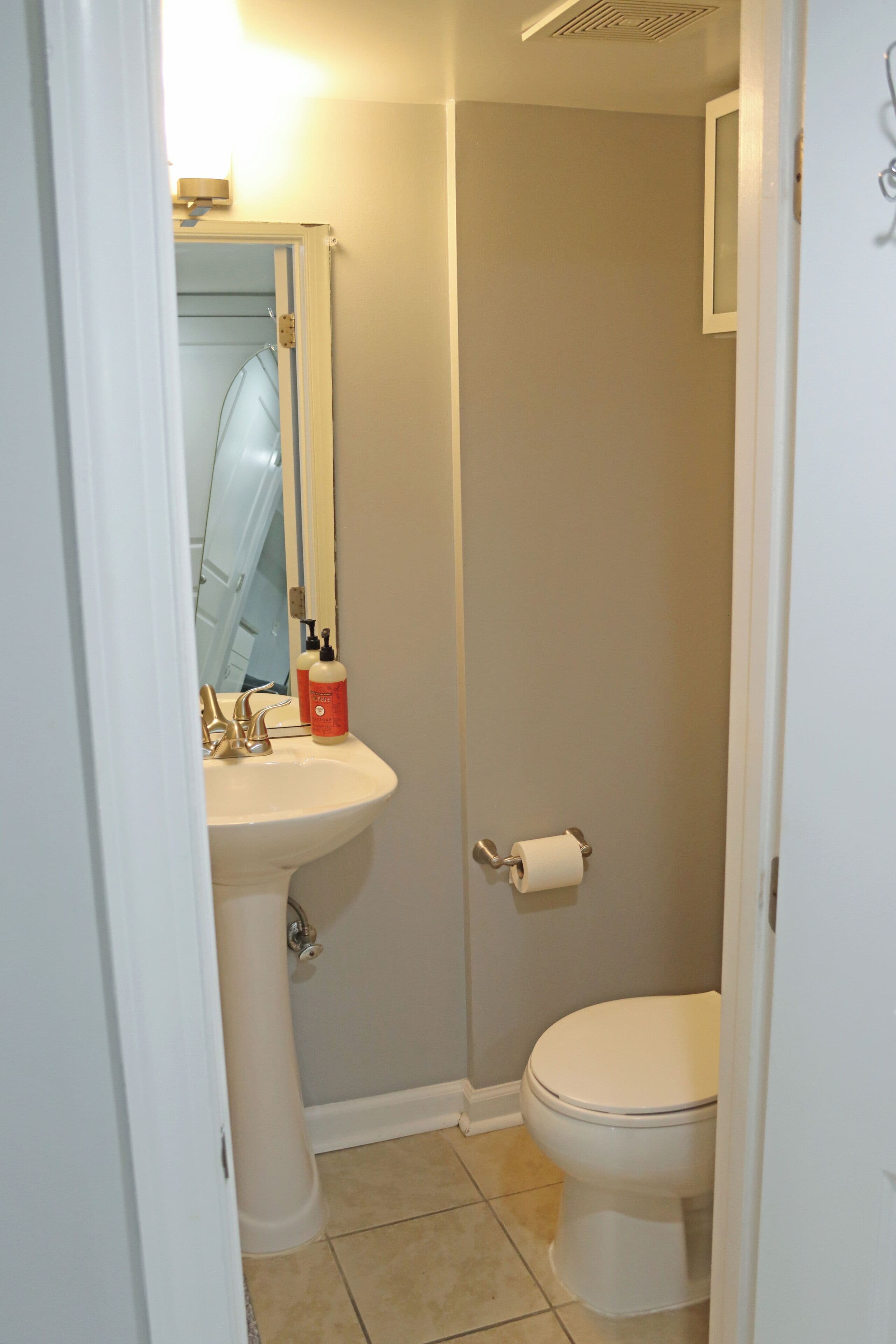 Private Patio + Parking + Near H Street & DC Attractions Great for Families!