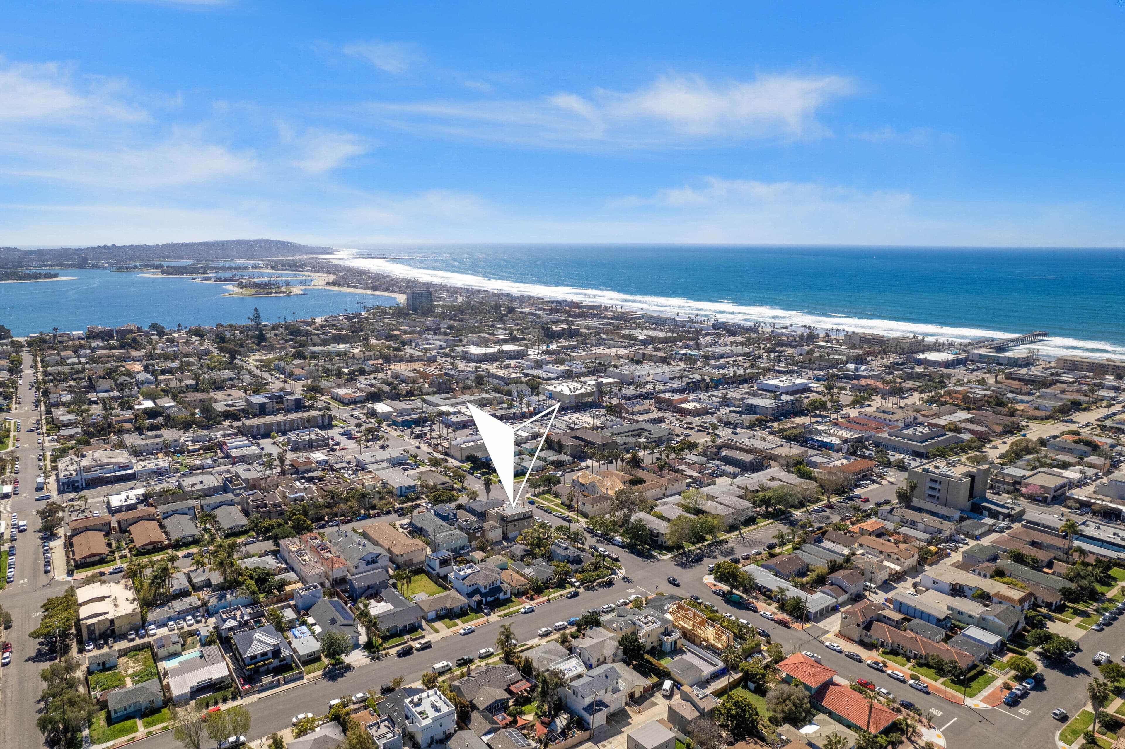 Pacific Beach Dreamin' - AC, Garage, Walk to Beach & Town