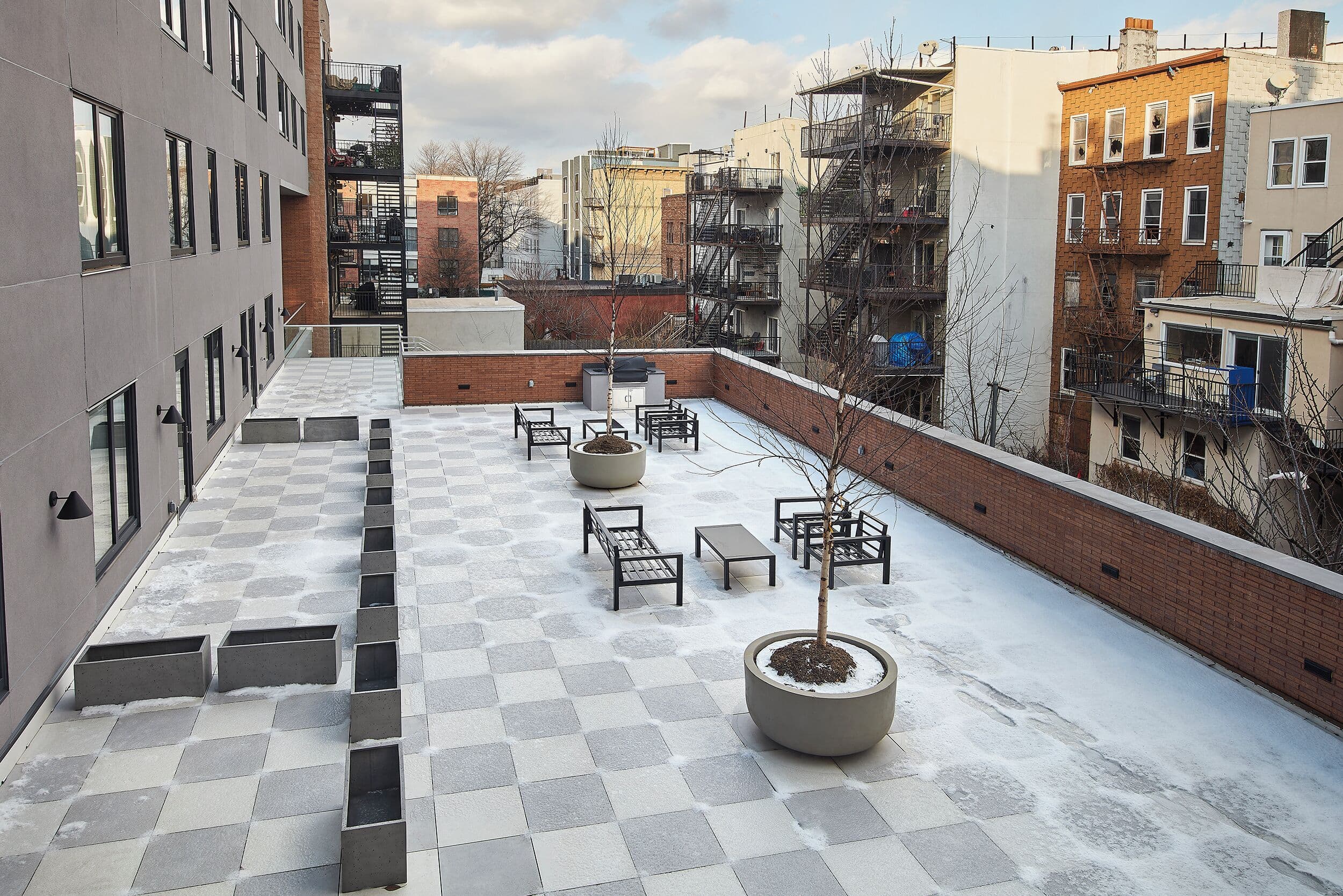 Modern 3 BR loft -shared deck - gym - mins to NYC