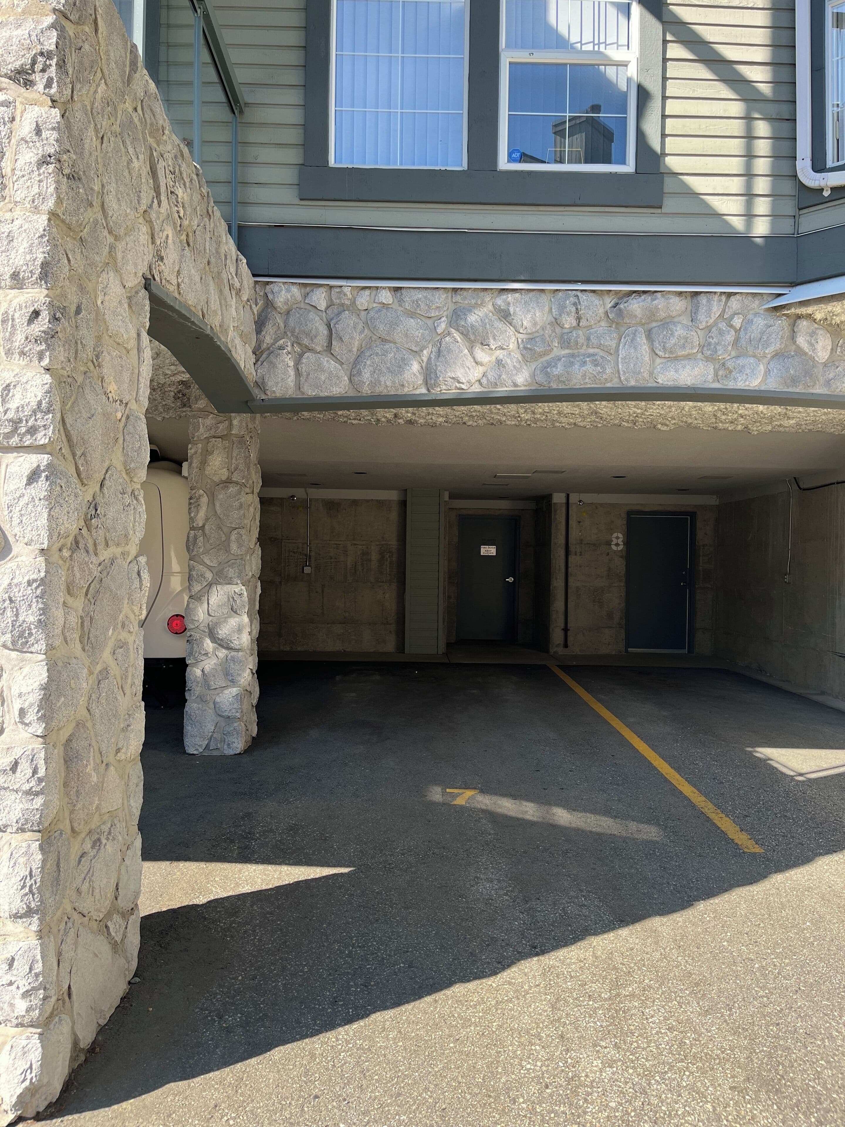 Beautiful 3 Bedroom Townhouse On Blueberry Hill, Whistler, BC